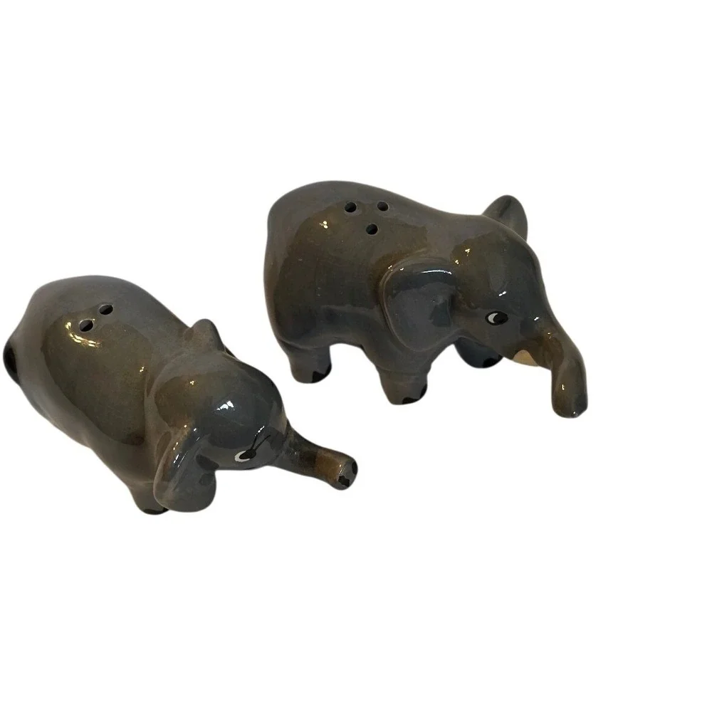 Vintage Grey Ceramic Elephant Salt and Pepper Shakers Set Glossy‎ Animal Decor